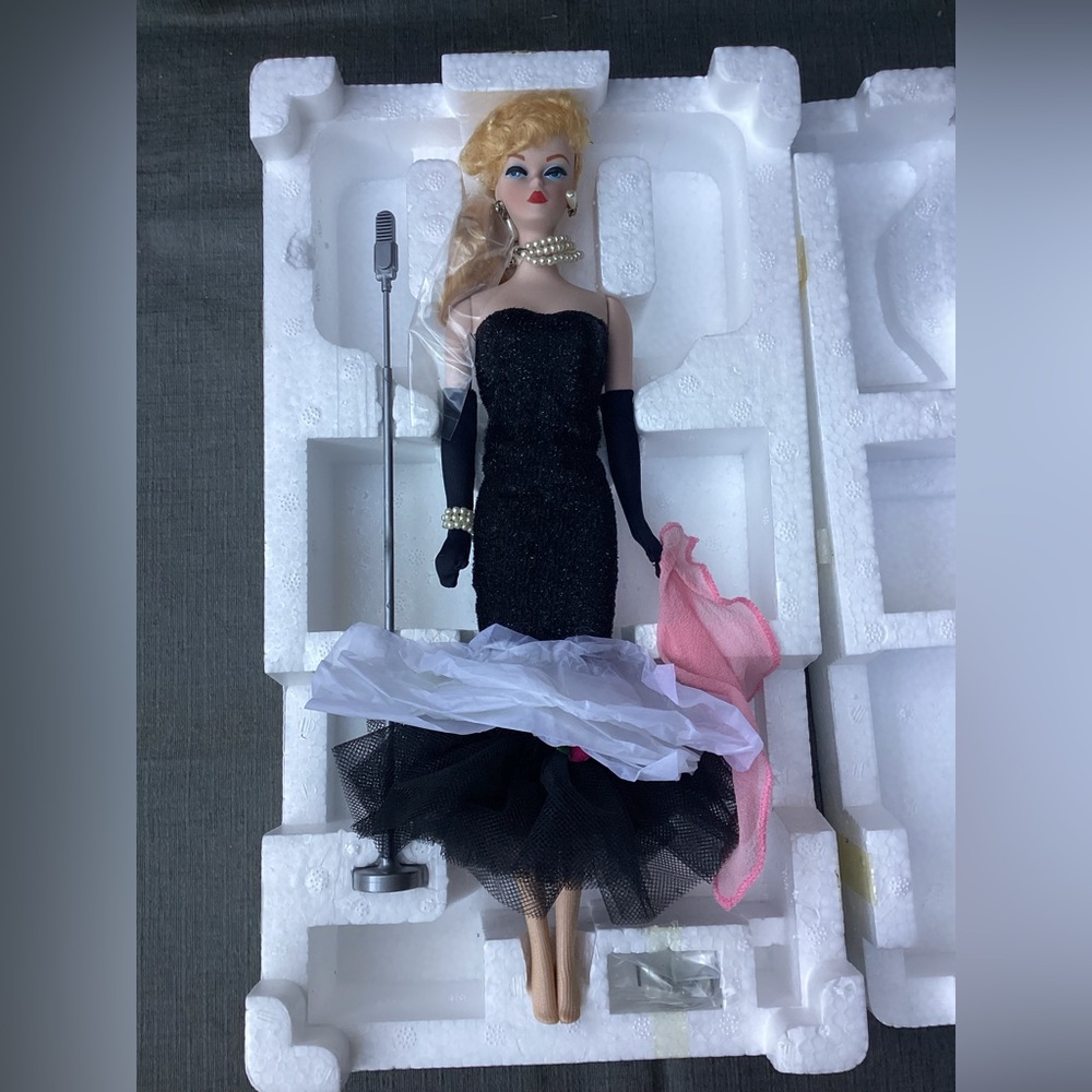 1989 Solo In The Spotlight 1961 Barbie Doll Porcelain Collection Mattel 7613 NEW